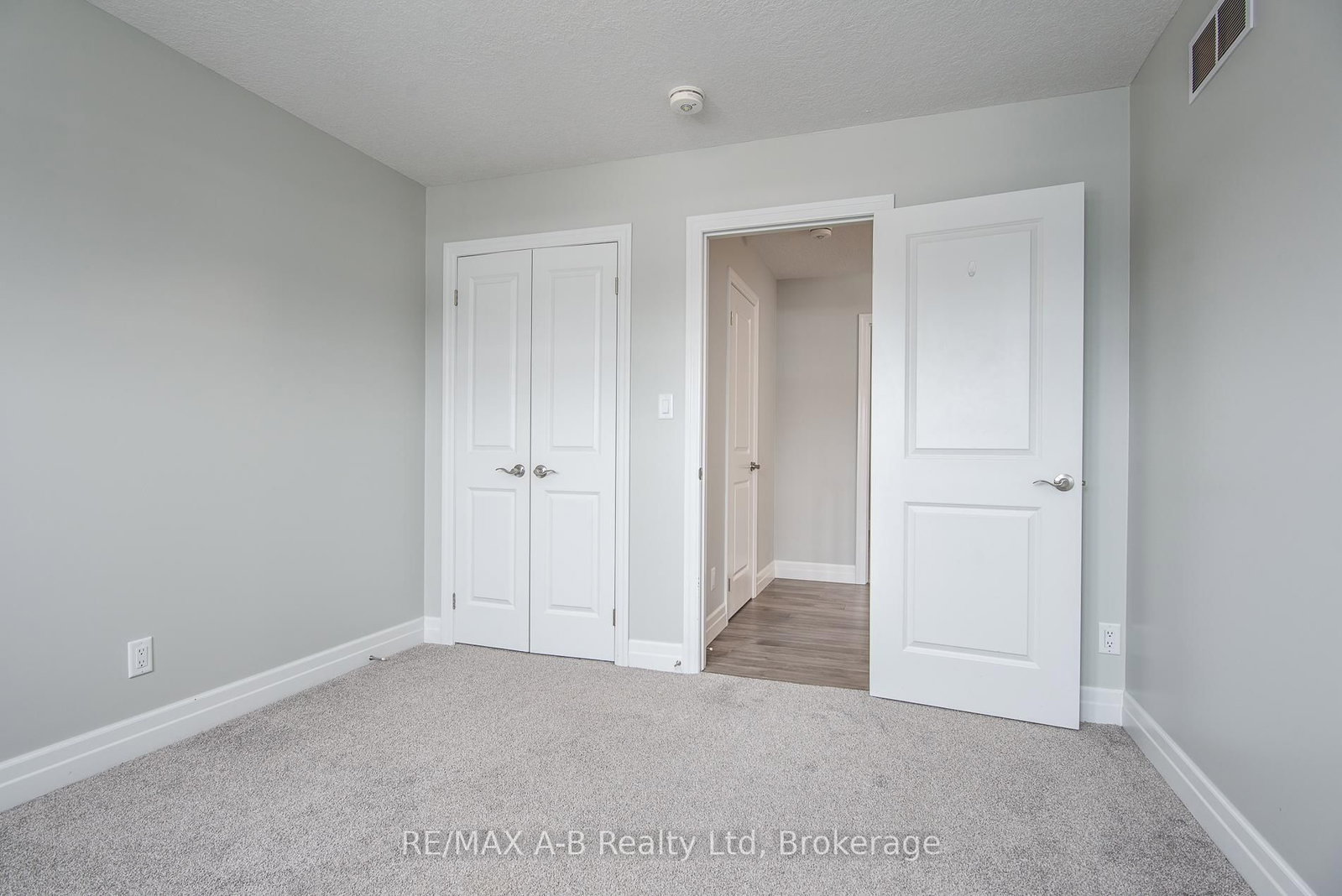 45 ROBERTSON Drive • Stratford, ON photo 33