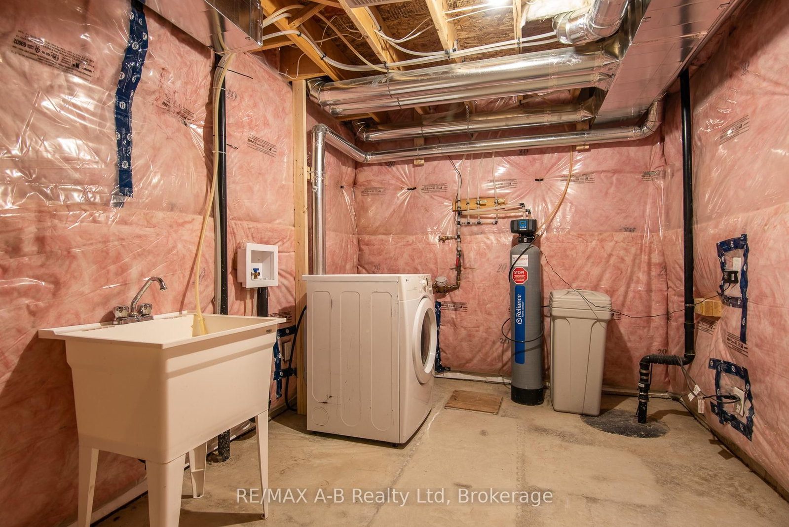 45 ROBERTSON Drive • Stratford, ON photo 39