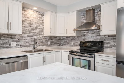 45 ROBERTSON Drive • Stratford, ON photo 4