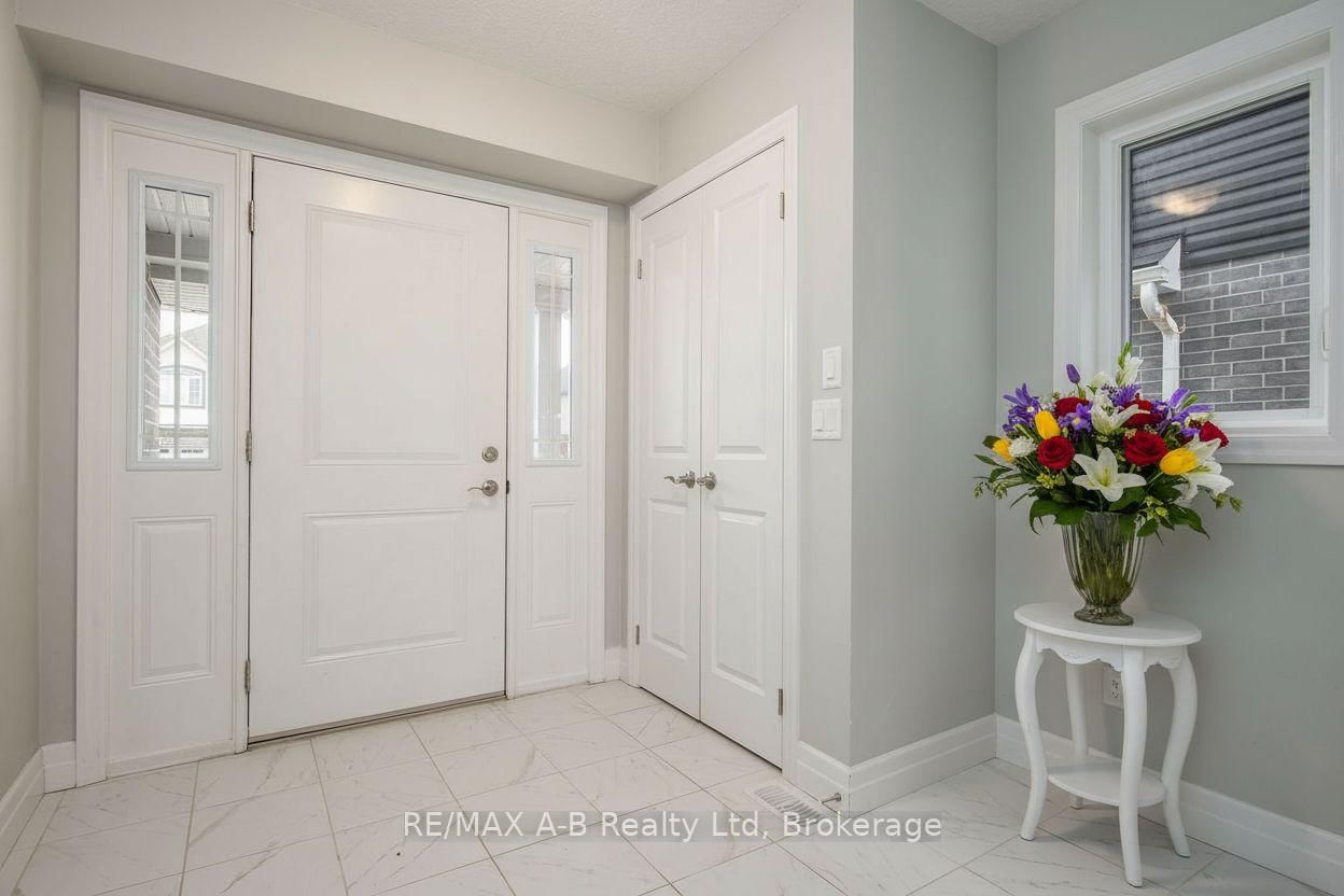 45 ROBERTSON Drive • Stratford, ON photo 5