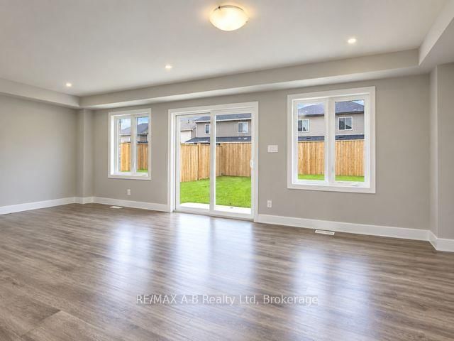 45 ROBERTSON Drive • Stratford, ON photo 7