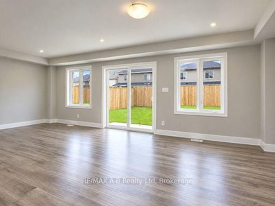45 ROBERTSON Drive • Stratford, ON photo 7