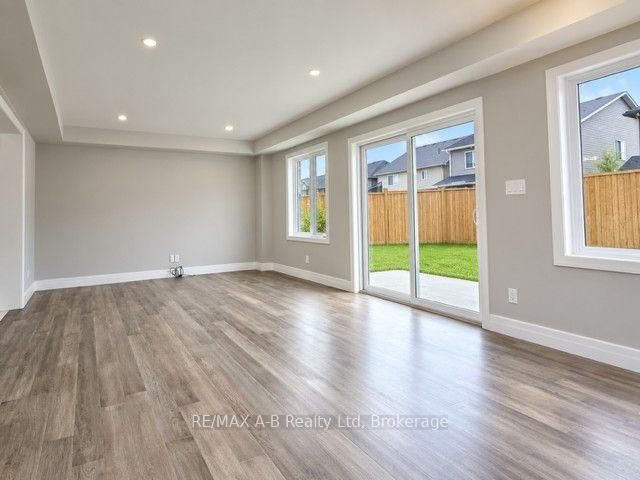 45 ROBERTSON Drive • Stratford, ON photo 8