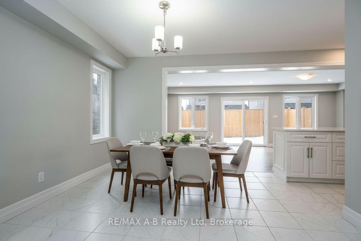 45 ROBERTSON Drive • Stratford, ON photo 9