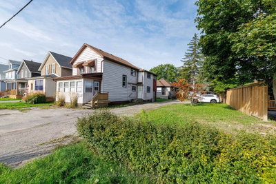 13/15 Duncan Street W • Welland, ON photo 2