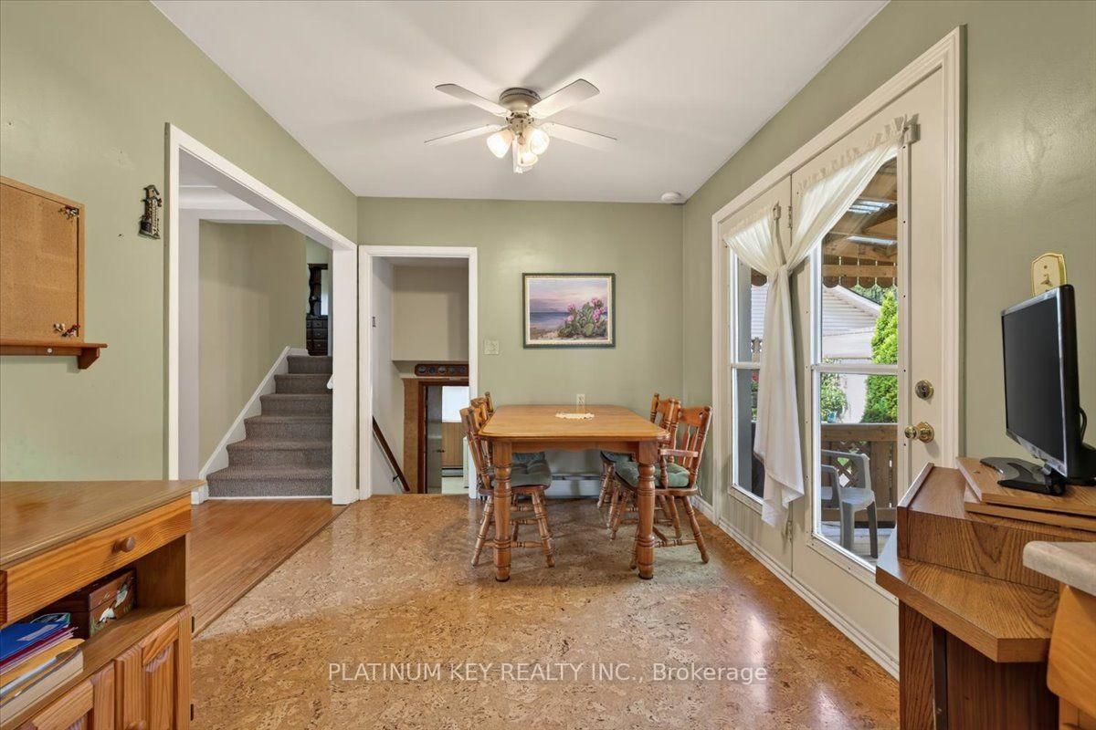 2392 London Street • Strathroy-Caradoc, ON photo 10
