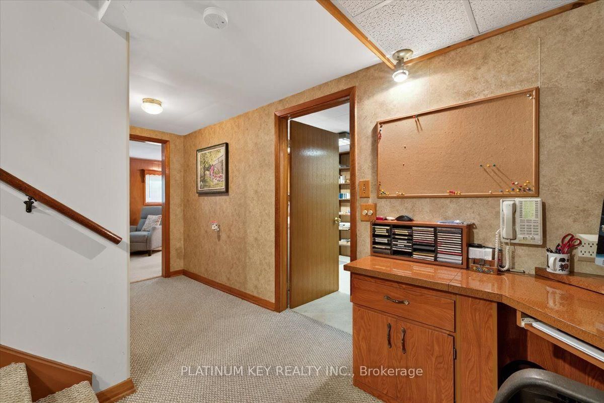 2392 London Street • Strathroy-Caradoc, ON photo 16