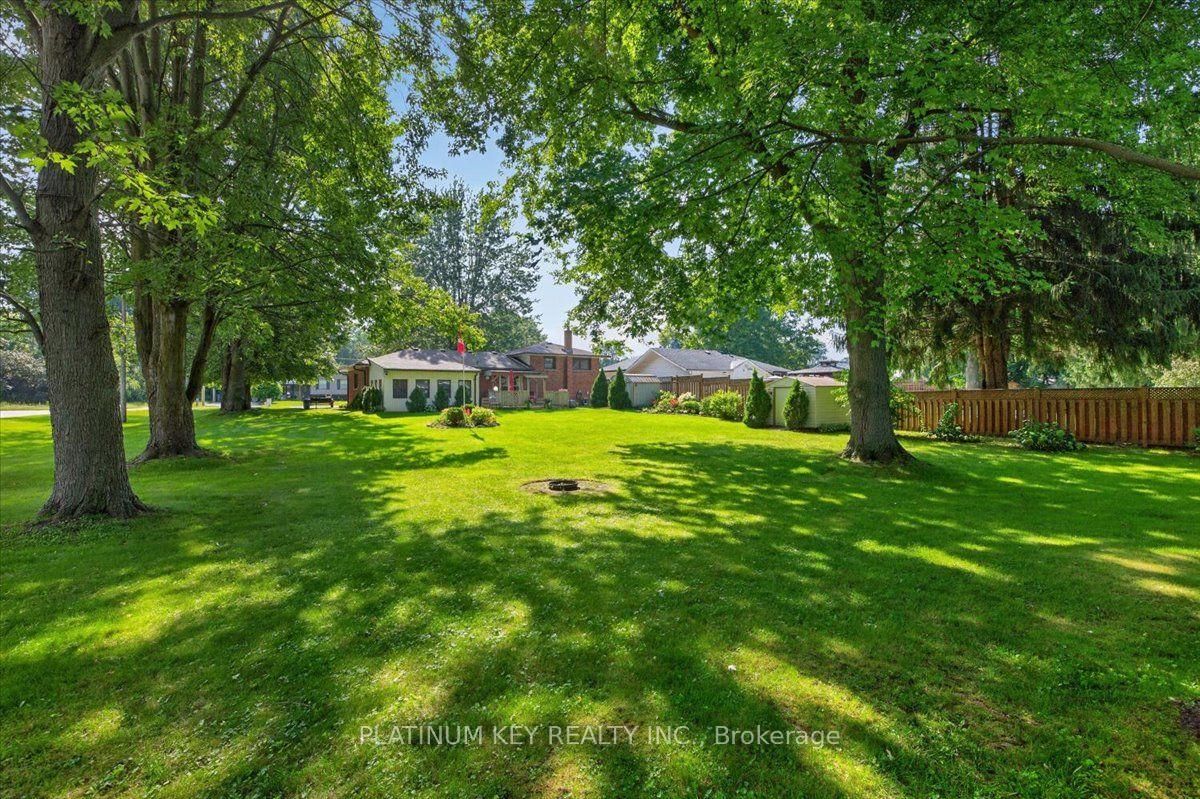 2392 London Street • Strathroy-Caradoc, ON photo 23