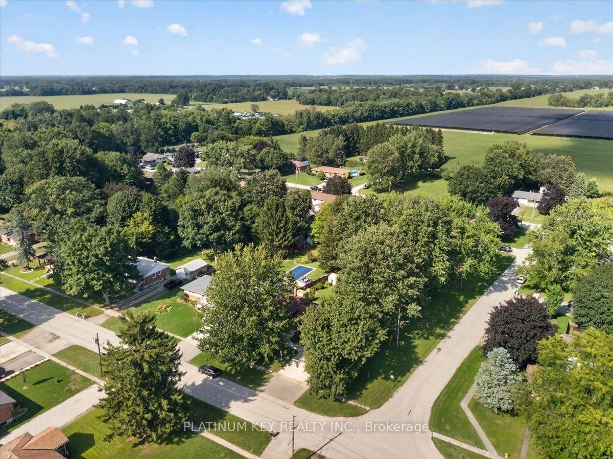 2392 London Street • Strathroy-Caradoc, ON photo 25