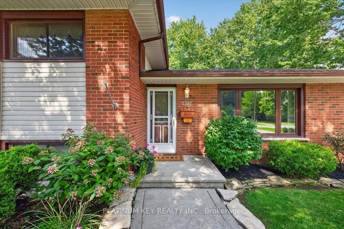 2392 London Street • Strathroy-Caradoc, ON photo 3