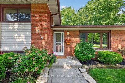 2392 London Street • Strathroy-Caradoc, ON photo 3
