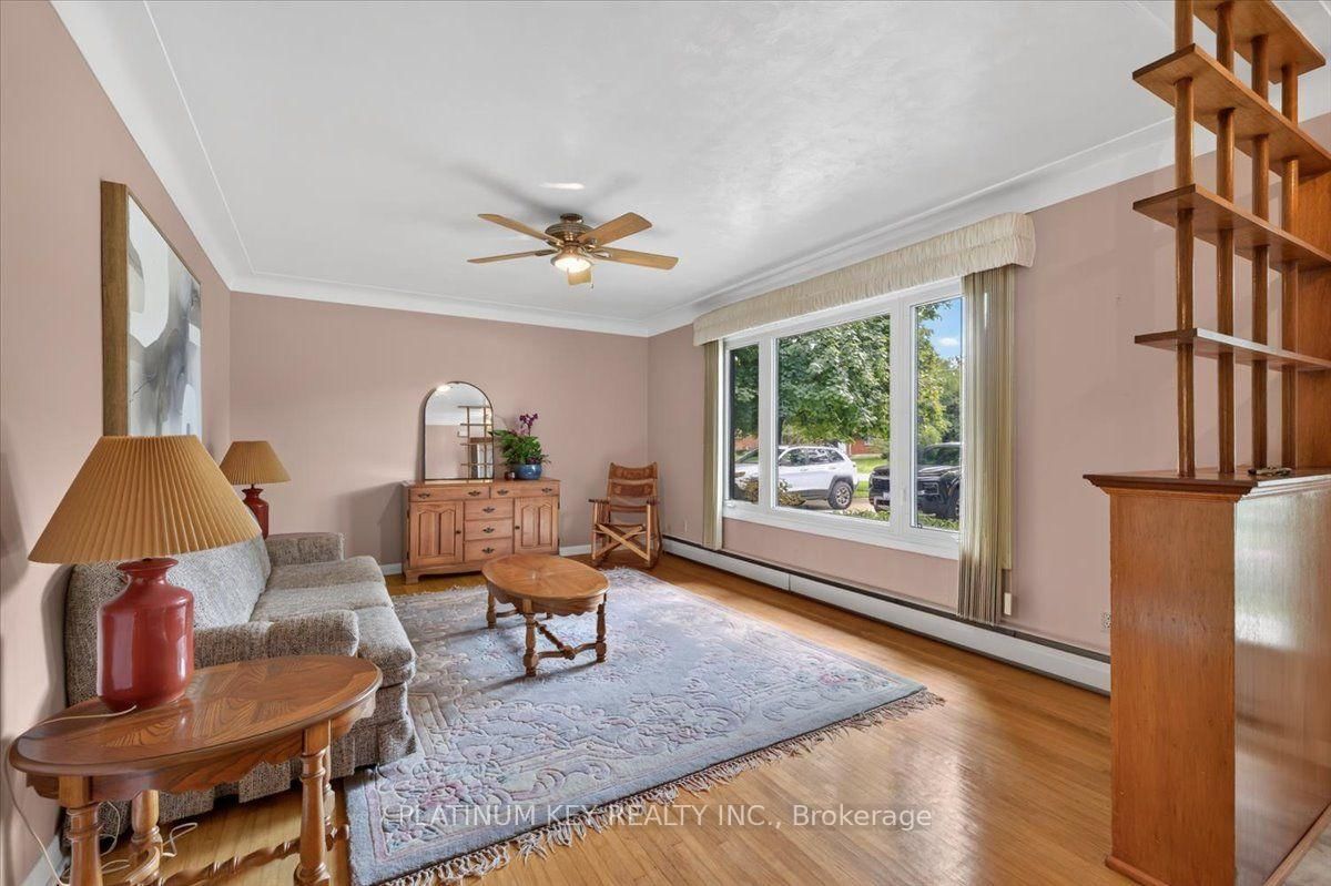 2392 London Street • Strathroy-Caradoc, ON photo 5