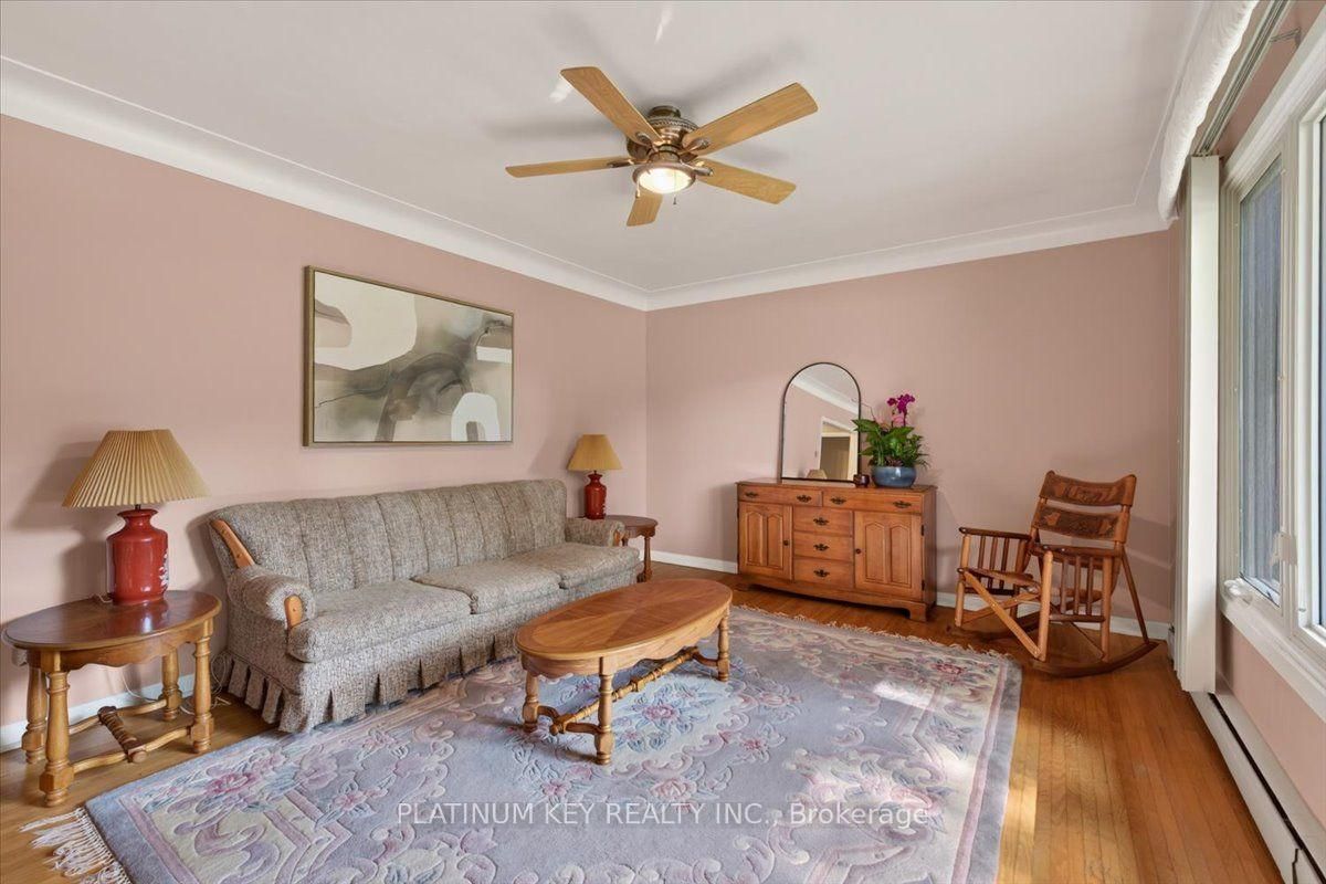 2392 London Street • Strathroy-Caradoc, ON photo 6