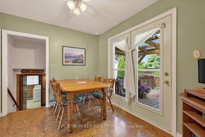 2392 London Street • Strathroy-Caradoc, ON photo 9