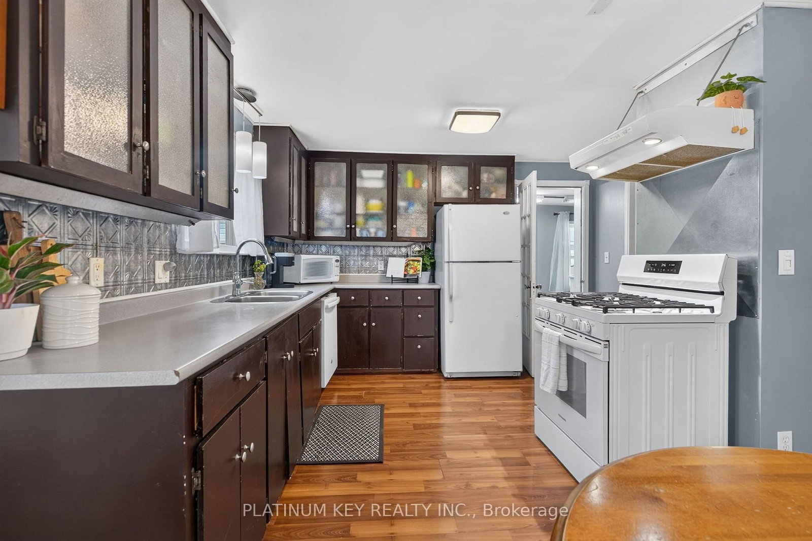 422 Metcalfe Street W • Strathroy-Caradoc, ON photo 11