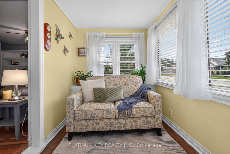 422 Metcalfe Street W