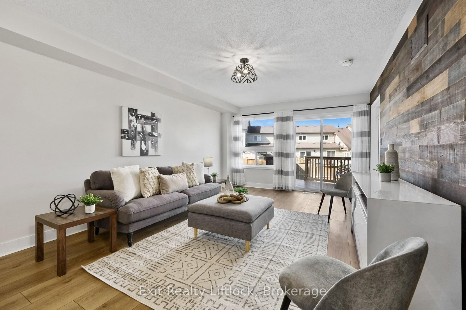 629 Tully Crescent • Peterborough, ON photo 9