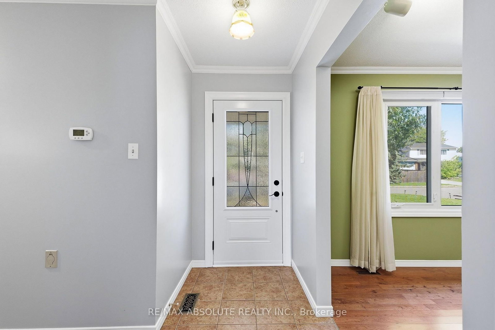 346 Galloway Drive • Orleans, ON photo 4