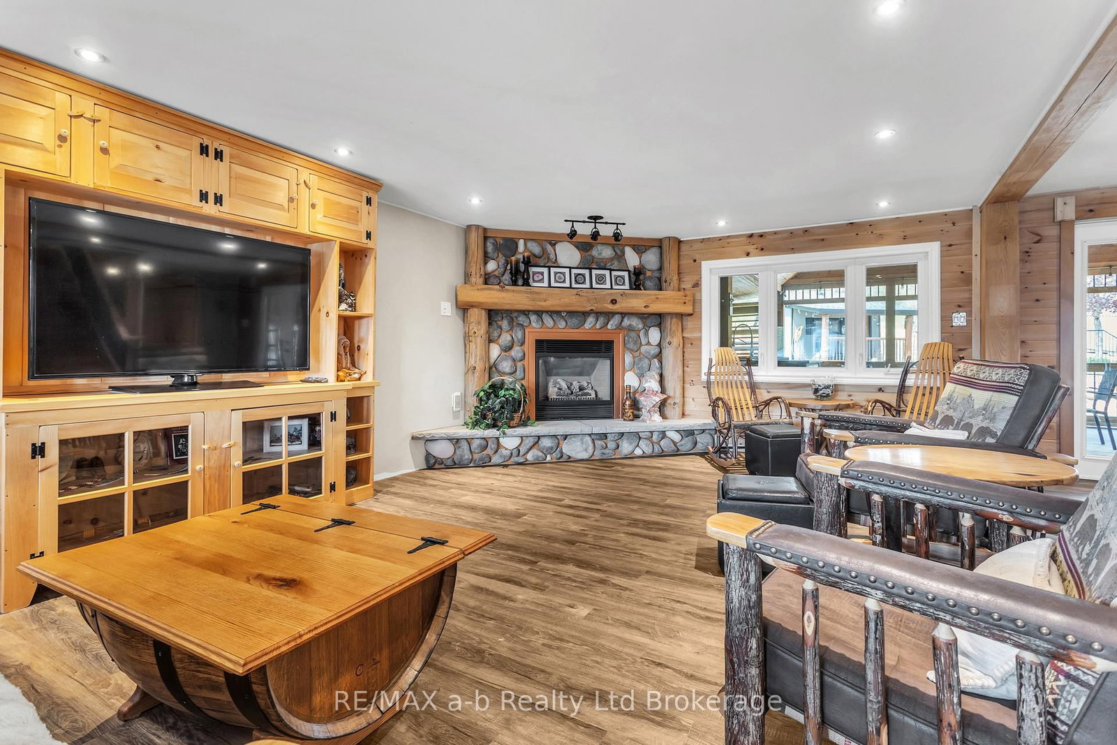 18 Queen Street E • South-West Oxford, ON photo 15