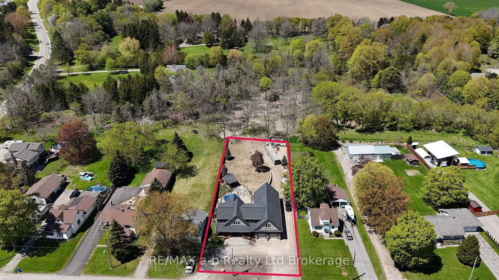 18 Queen Street E • South-West Oxford, ON photo 4