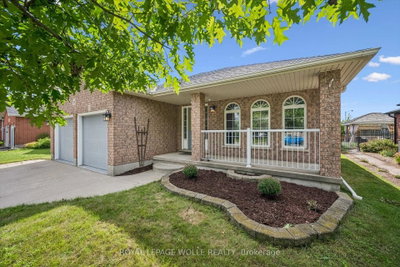 99 Westcliff Way • Cambridge, ON photo 2