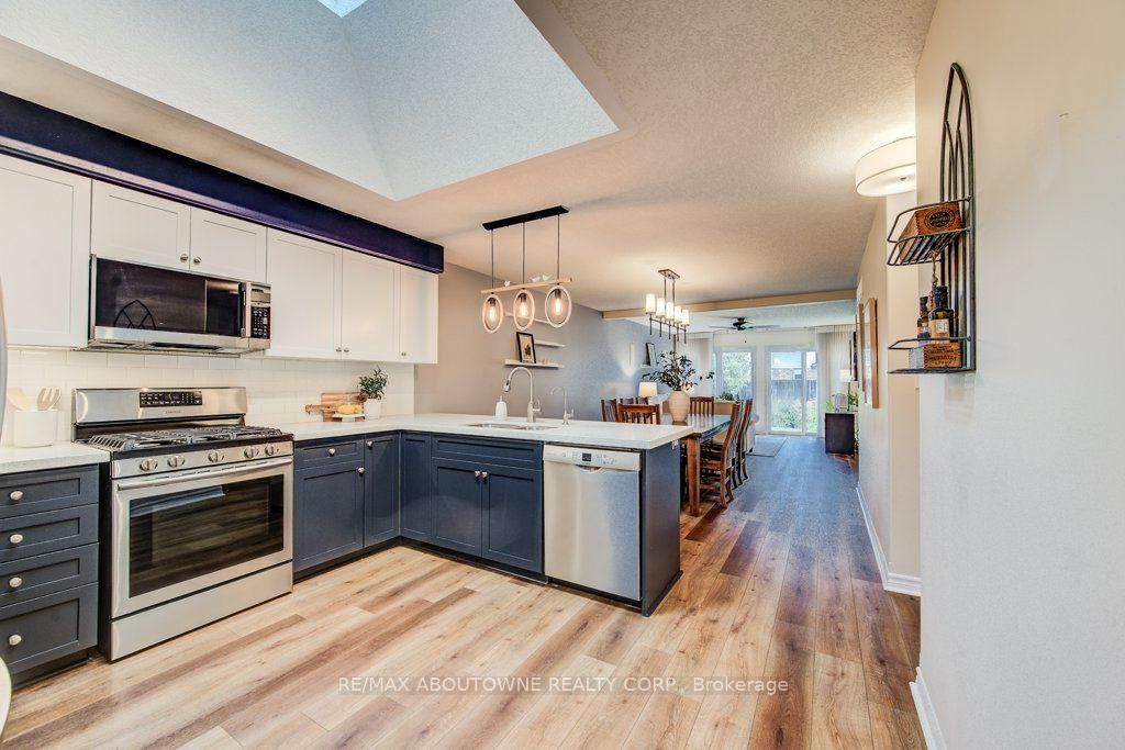 12 BROCK Street • Guelph, ON photo 2