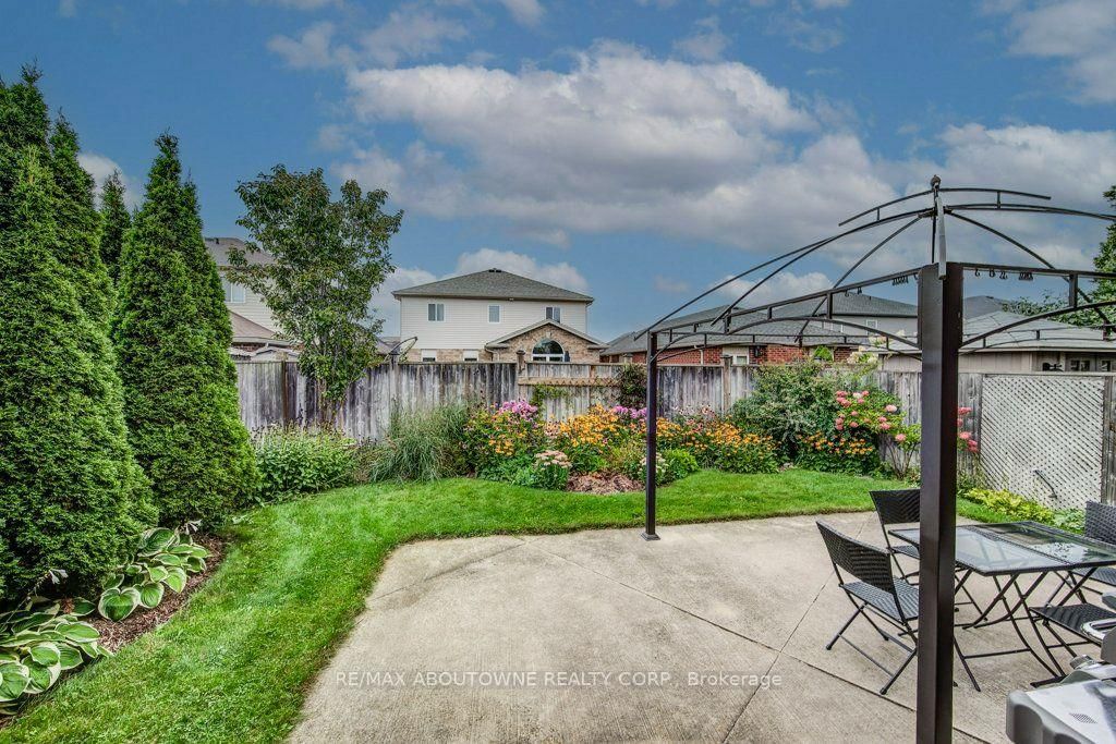 12 BROCK Street • Guelph, ON photo 22