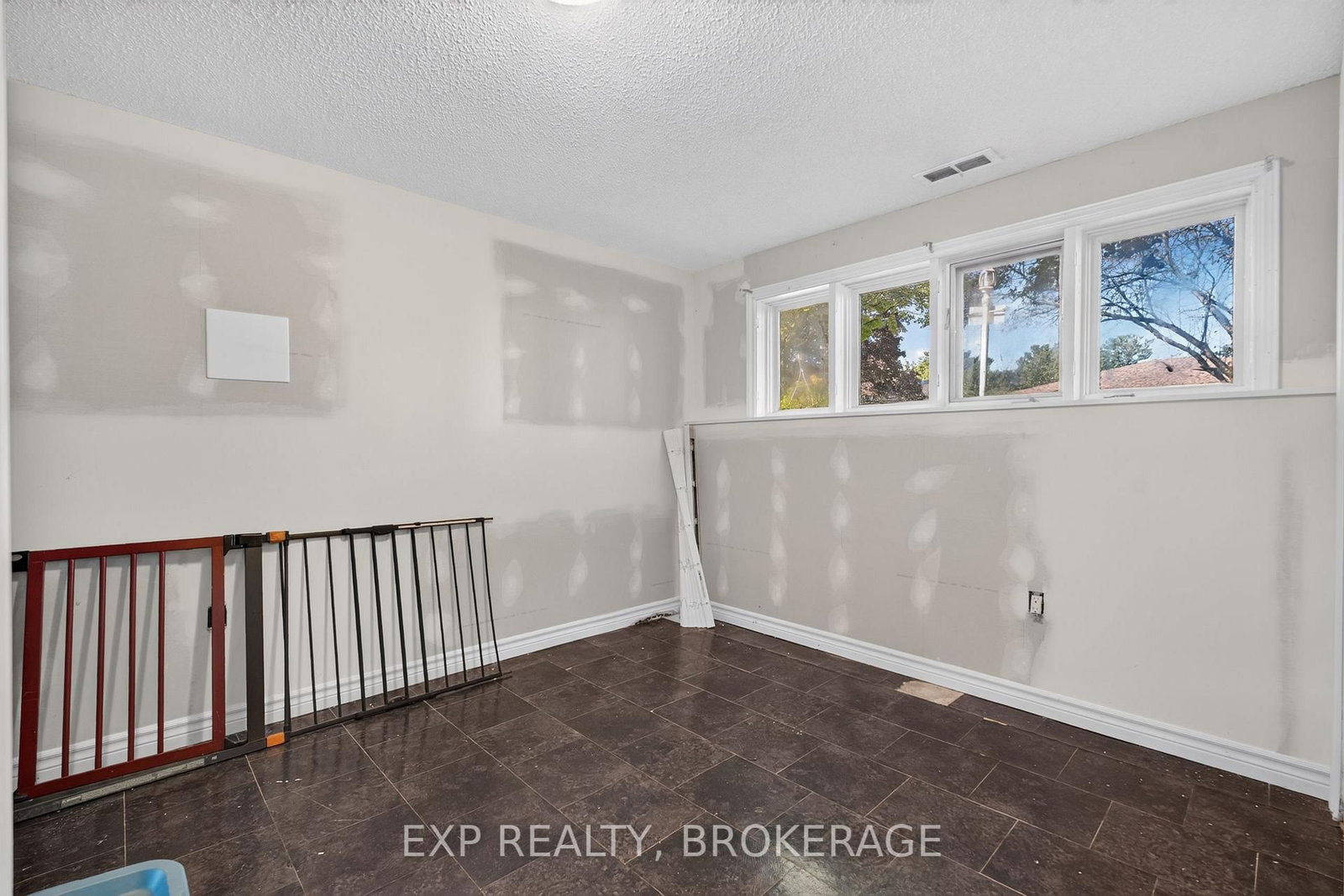 920 SAFARI Drive • Kingston, ON photo 28