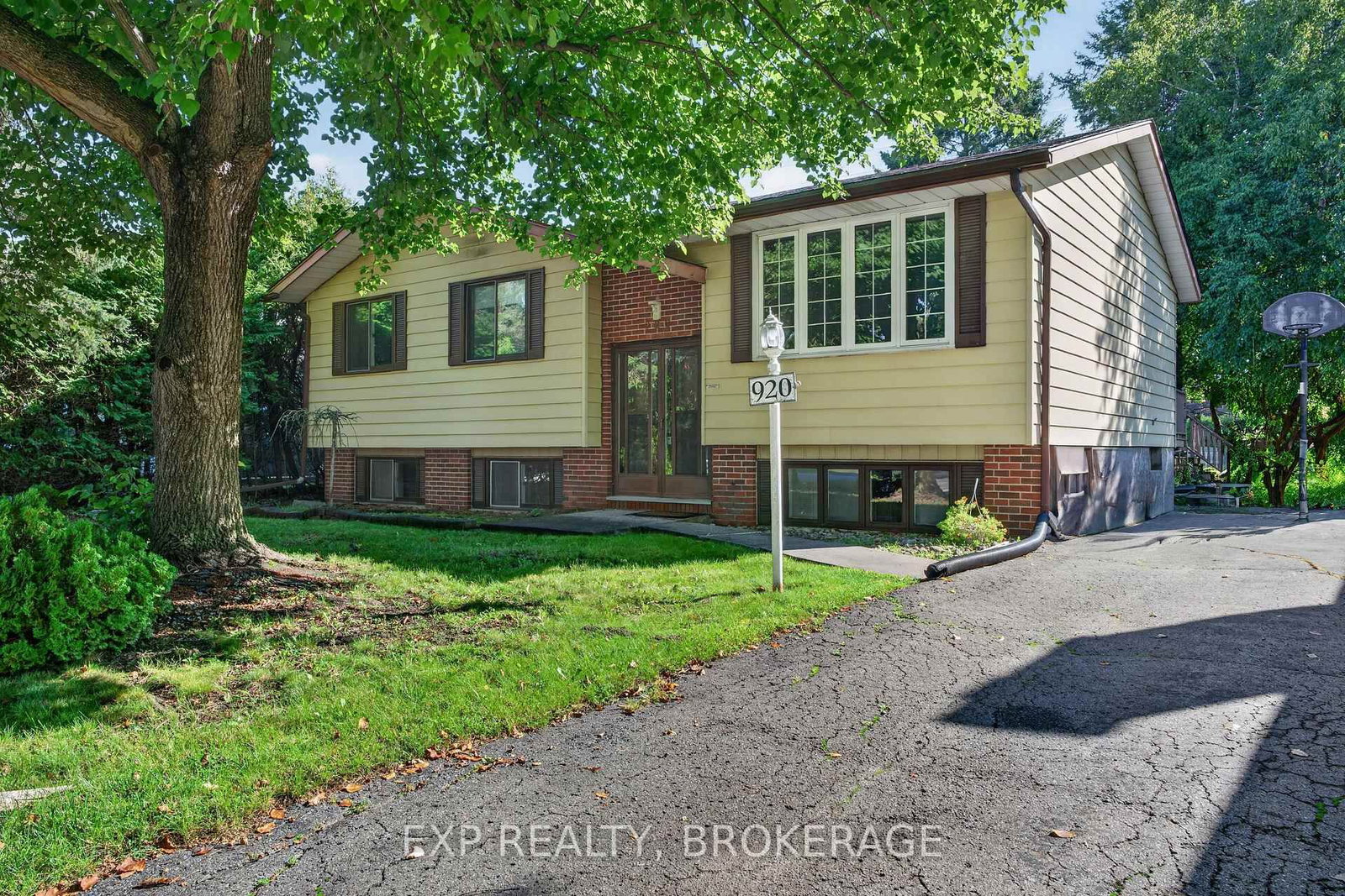 920 SAFARI Drive • Kingston, ON photo 3