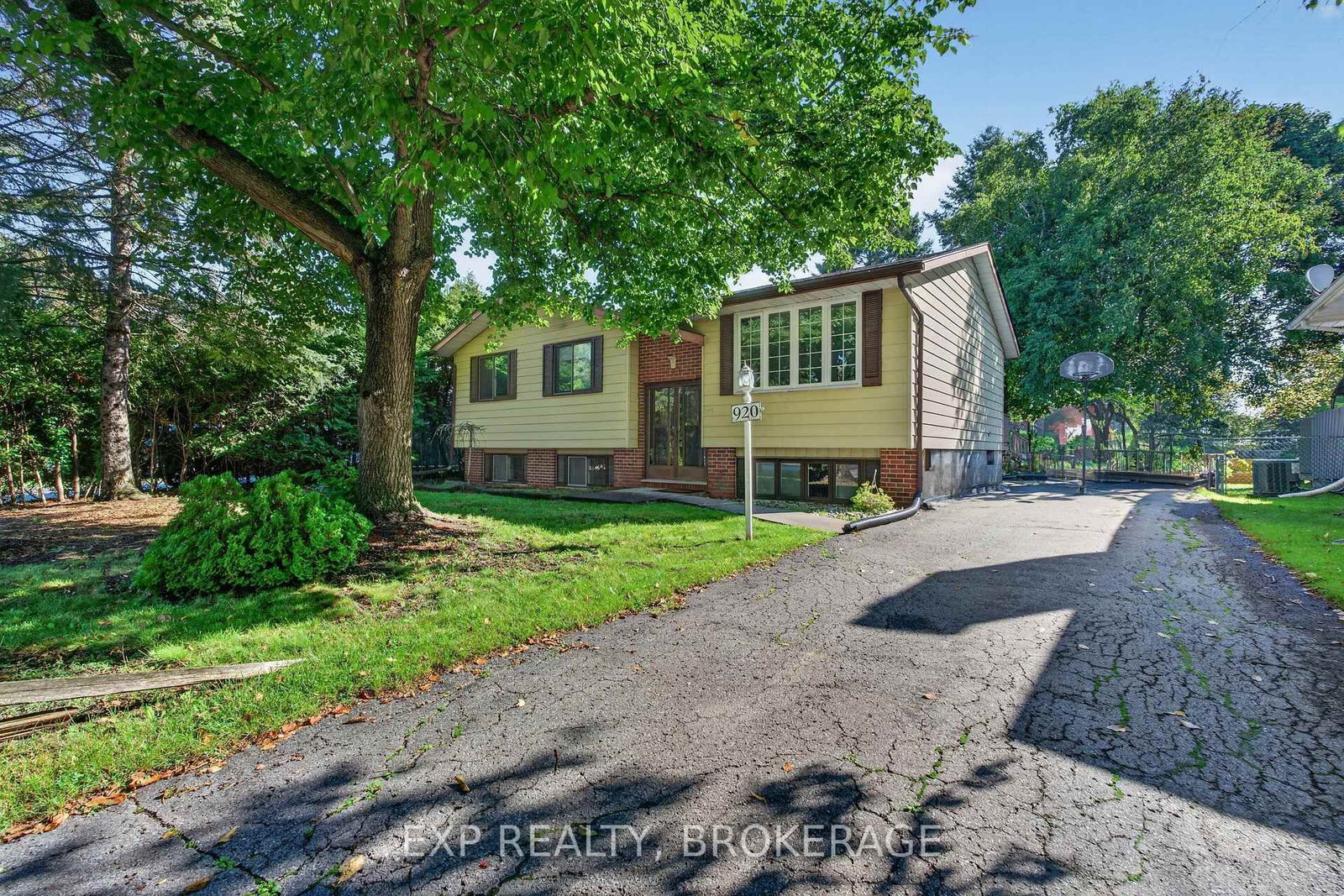 920 SAFARI Drive • Kingston, ON photo 4