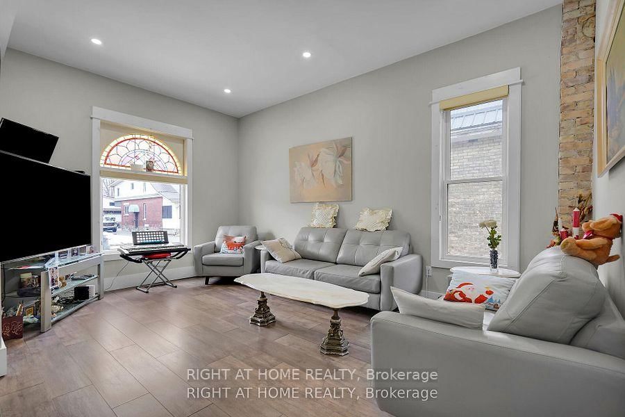 7 Myrtle Street • St. Thomas, ON photo 4