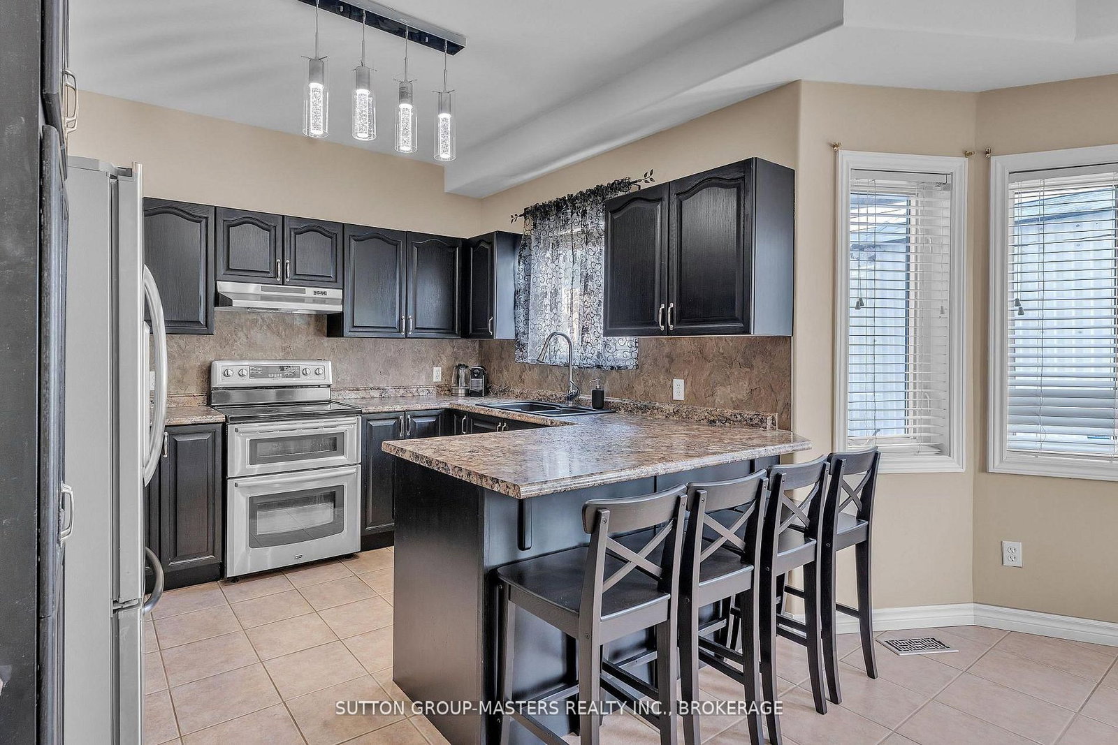 384 Emerald Street • Kingston, ON photo 12