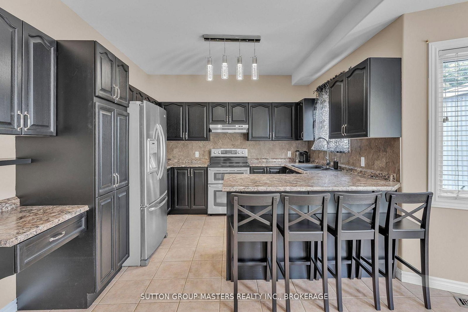 384 Emerald Street • Kingston, ON photo 13