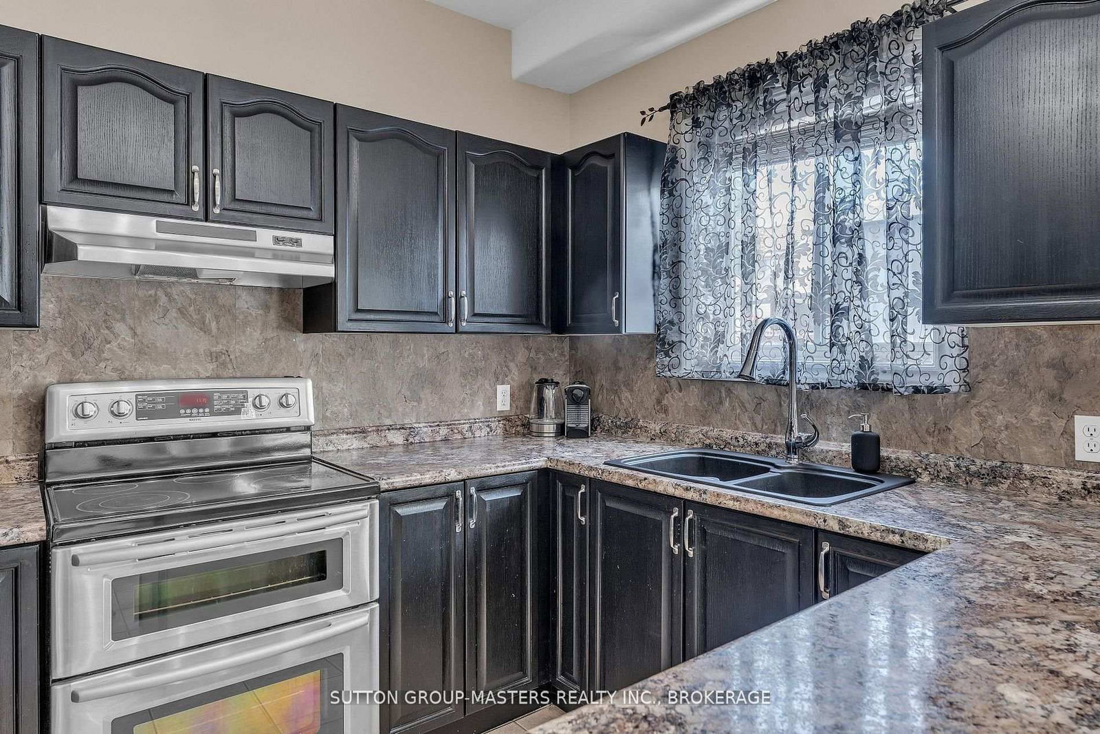 384 Emerald Street • Kingston, ON photo 15