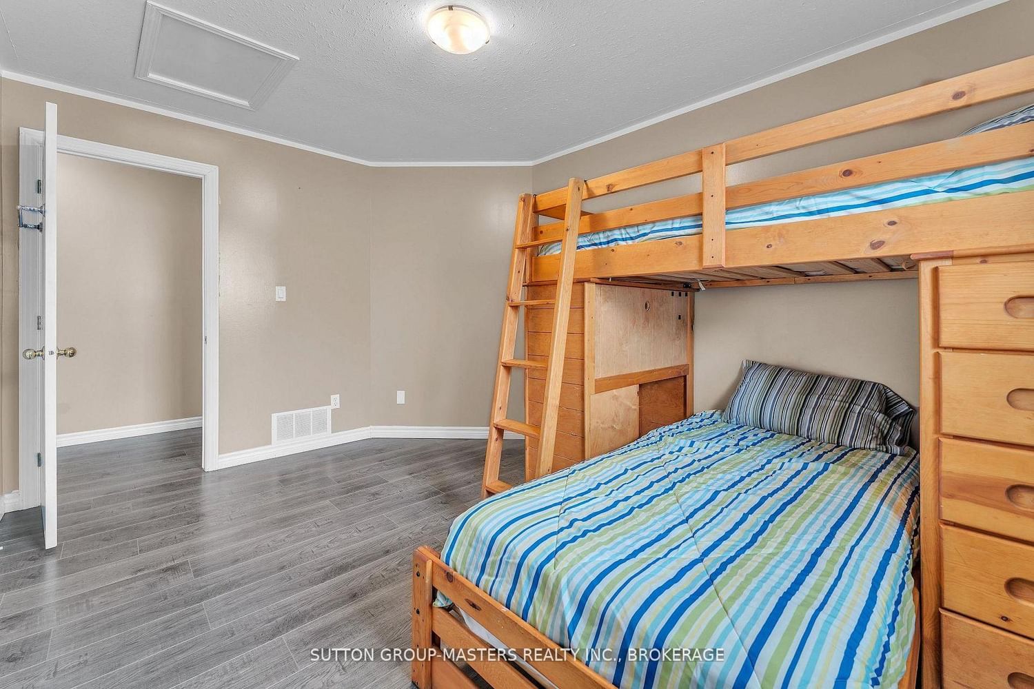 384 Emerald Street • Kingston, ON photo 26