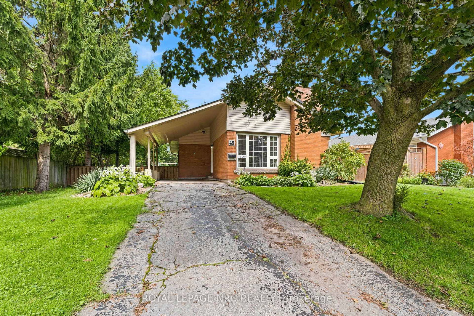 45 Woodcroft Crescent • Welland, ON photo 3