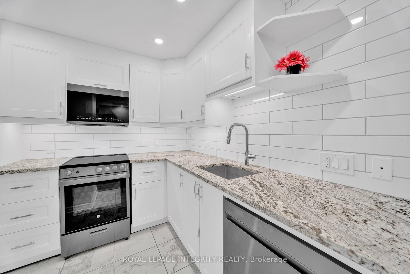 35 Murray Street • #217 • Ottawa, ON photo 16