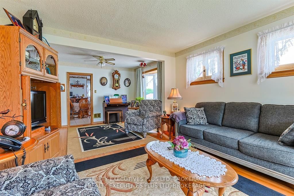 6322 Monroe Street • Niagara Falls, ON photo 4