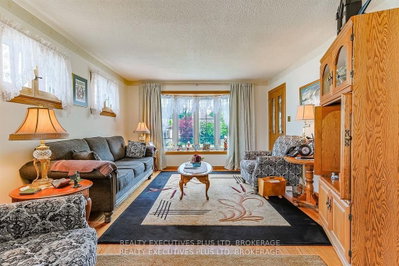 6322 Monroe Street • Niagara Falls, ON photo 8