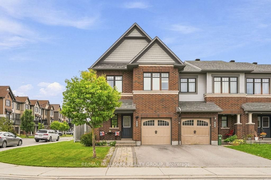 450 Brettonwood Ridge • Ottawa, ON photo 1