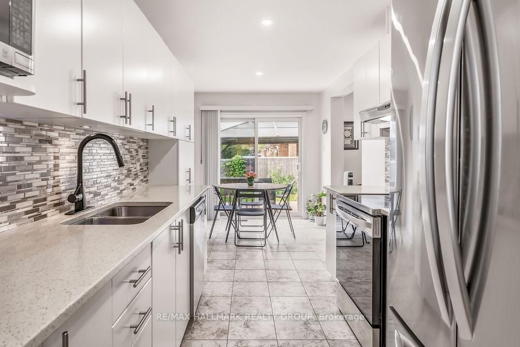 450 Brettonwood Ridge • Ottawa, ON photo 11