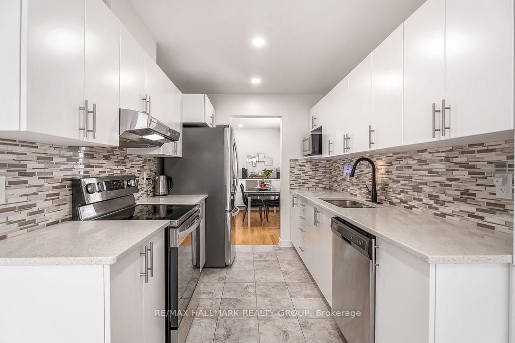 450 Brettonwood Ridge • Ottawa, ON photo 12