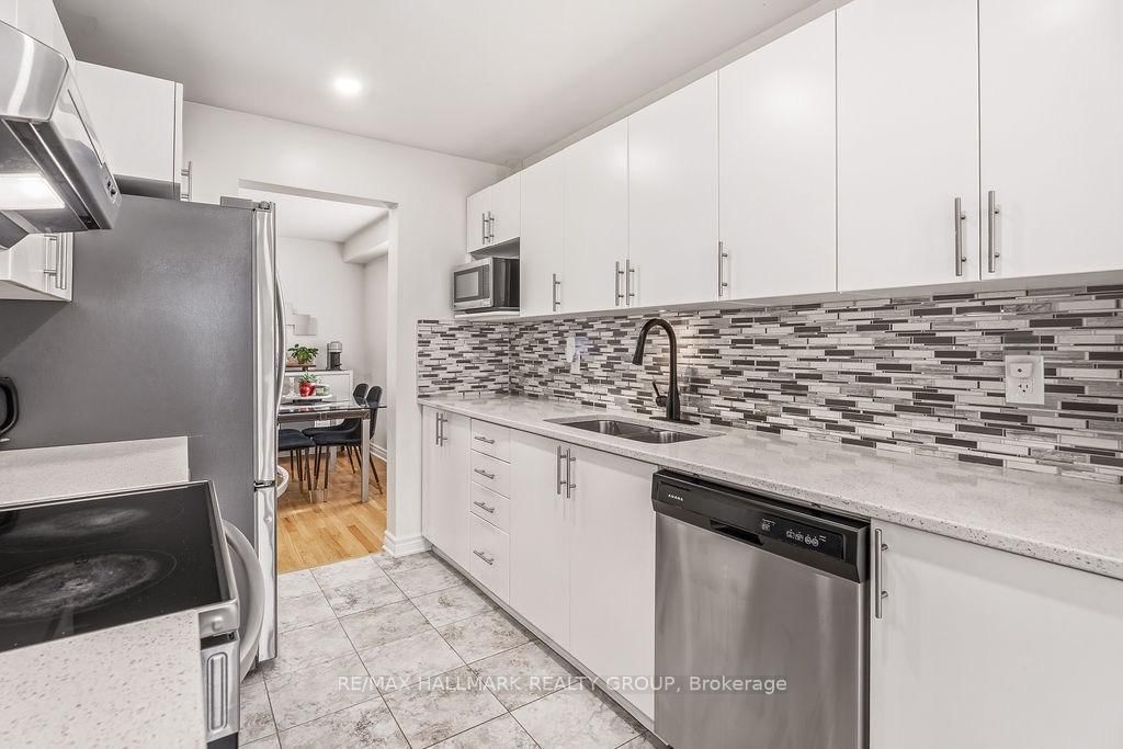 450 Brettonwood Ridge • Ottawa, ON photo 13