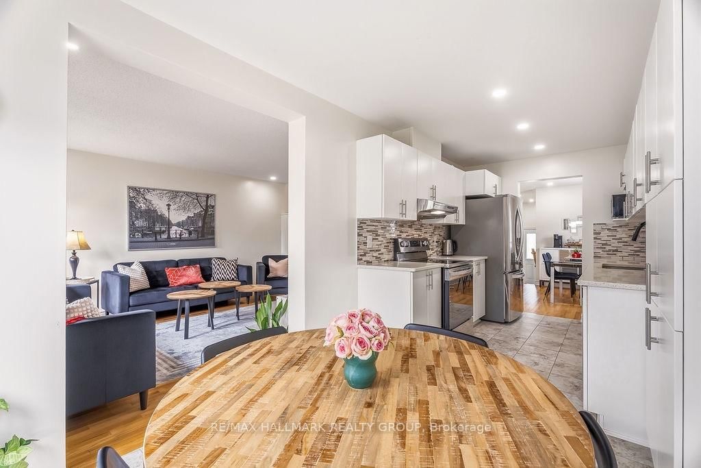 450 Brettonwood Ridge • Ottawa, ON photo 16
