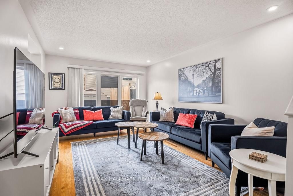 450 Brettonwood Ridge • Ottawa, ON photo 17