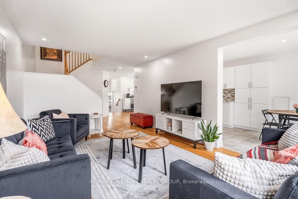 450 Brettonwood Ridge • Ottawa, ON photo 19
