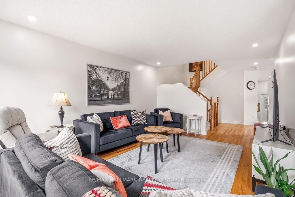 450 Brettonwood Ridge • Ottawa, ON photo 20