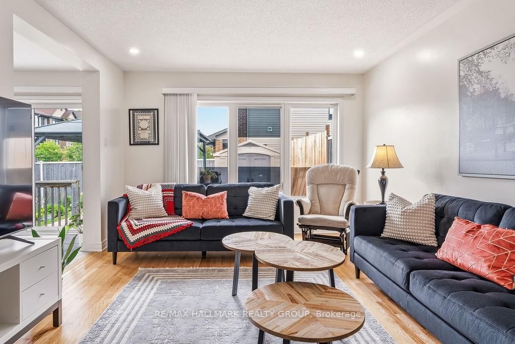 450 Brettonwood Ridge • Ottawa, ON photo 21