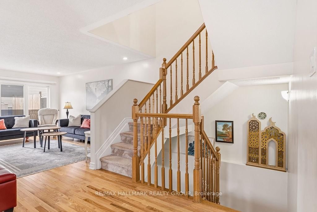 450 Brettonwood Ridge • Ottawa, ON photo 23