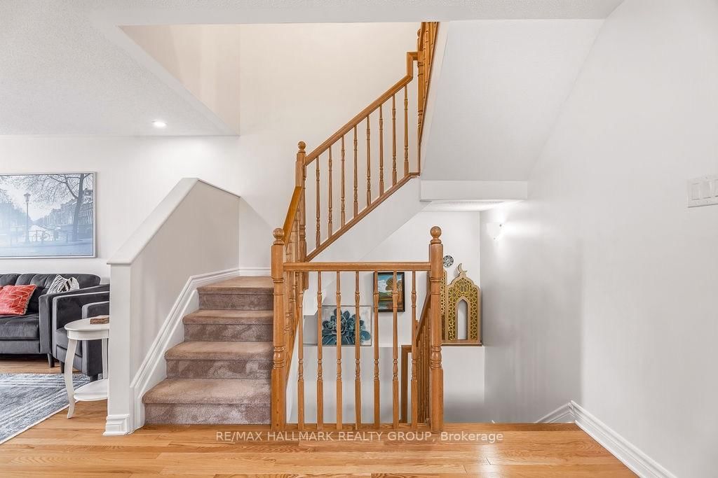 450 Brettonwood Ridge • Ottawa, ON photo 24